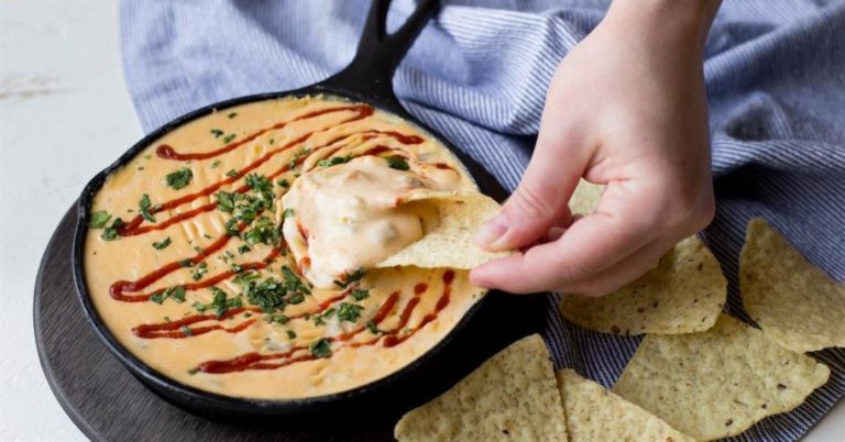 Quick Cheese Dip
– Lodge Cast Iron