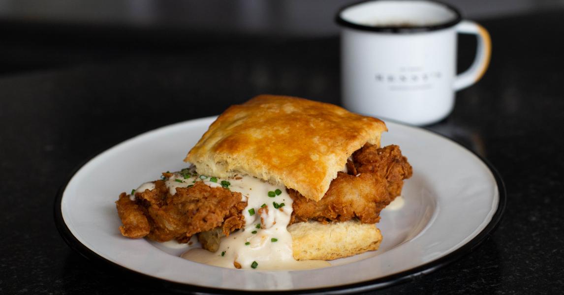 Kenny’s Country Gravy – Lodge Cast Iron