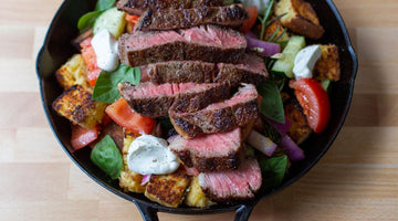 Insalata Panzanella Italiana Con Crostini Di Mais