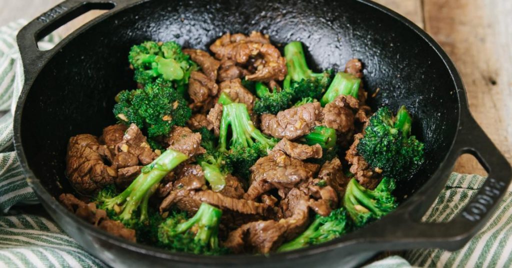 Beef & Broccoli – Lodge Cast Iron