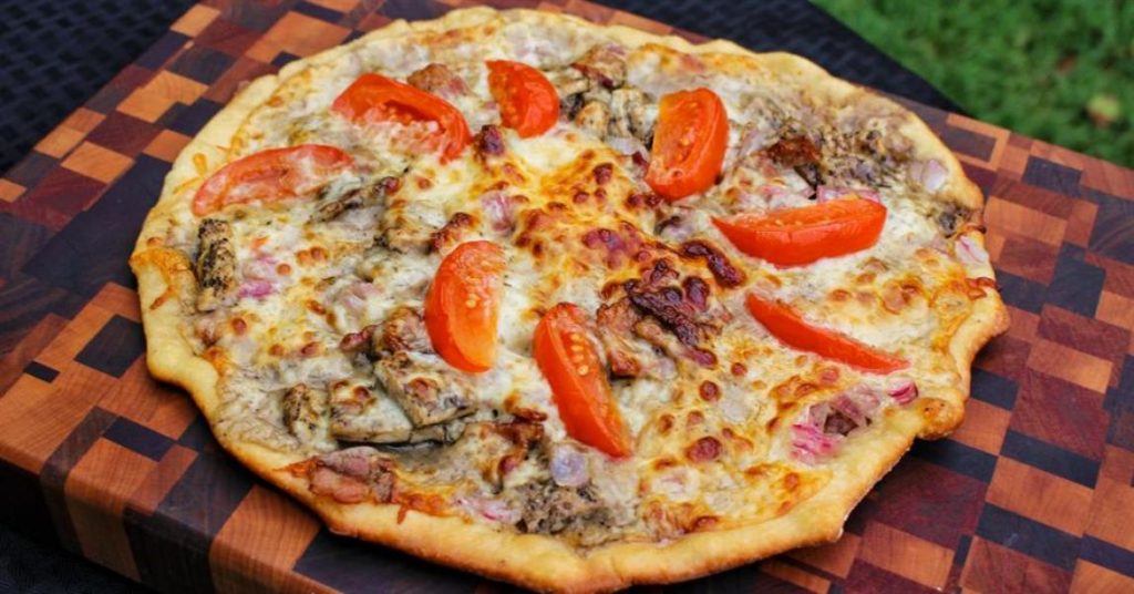 Chicken Bacon Ranch Pizza – Lodge Cast Iron