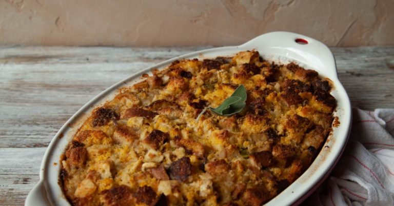 Cornbread Dressing – Lodge Cast Iron