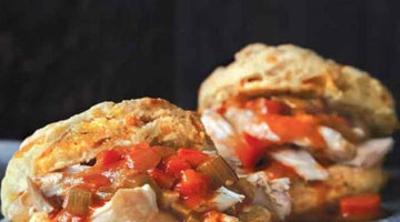 Tenero Coniglio Arrosto Con Biscotti Al Formaggio Cheddar