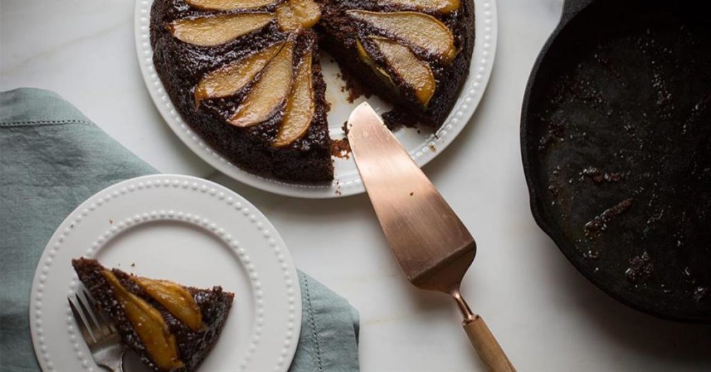 Gingerbread Pear Upside-Down Skillet Cake – Lodge Cast Iron