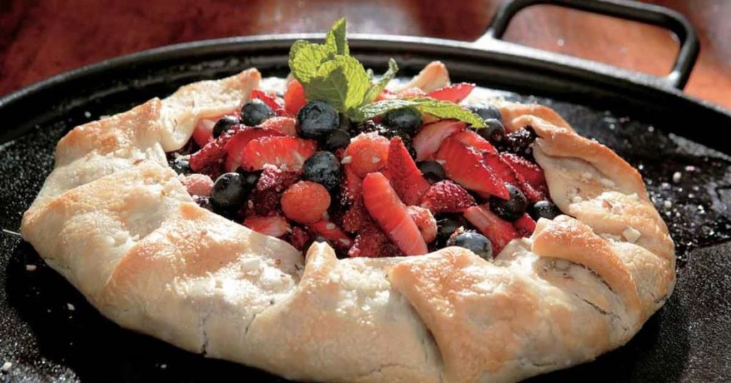 Rustic Berry Skillet Galette With Almonds – Lodge Cast Iron
