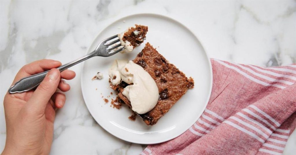 Chocolate Fudge Brownies – Lodge Cast Iron