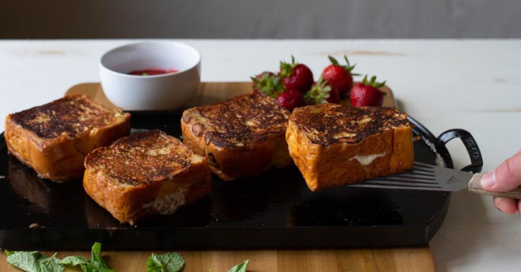 Mascarpone Stuffed French Toast With Strawberries and Mint – Lodge Cast Iron