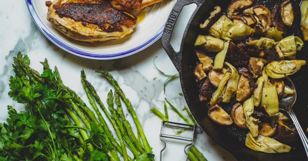 Roast Chicken With Spring Vegetables – Lodge Cast Iron