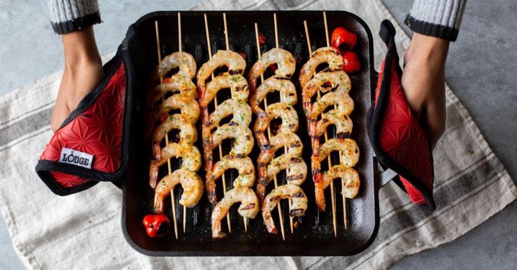 Grilled Peppadew Shrimp Skewers – Lodge Cast Iron