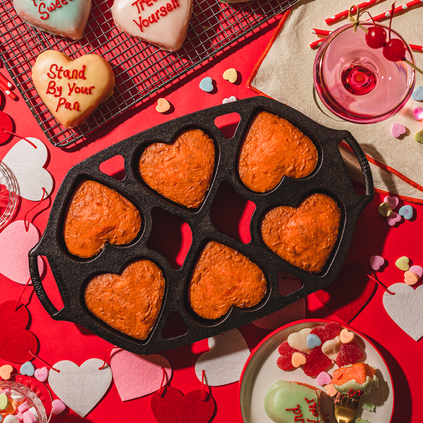 Seasoned Cast Iron Heart Mini Cake Pan