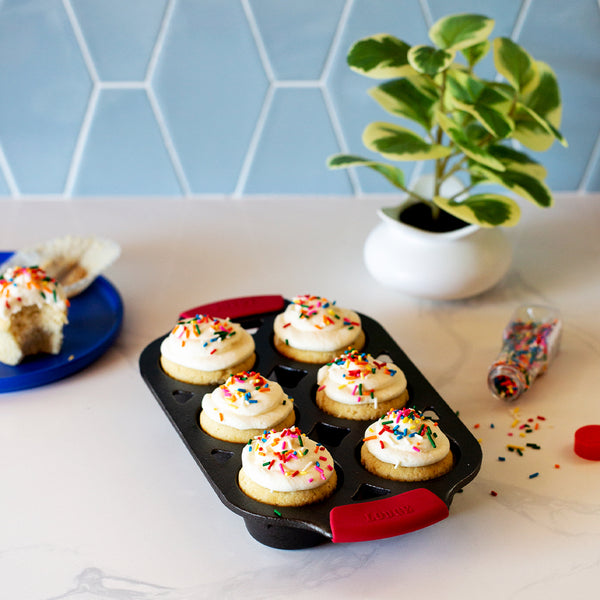 Cast Iron Muffin Pan with Silicone Grips